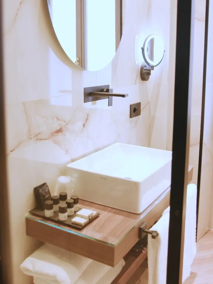 L'eleganza di avere tutto a disposizione, anche a Roma ✨

#oriana #homèl #roma #likehome 
#likehotel