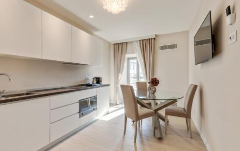 orianahomel en new-two-room-and-three-room-apartments-in-the-center-of-the-city-of-rome-turin-udine-verona 006